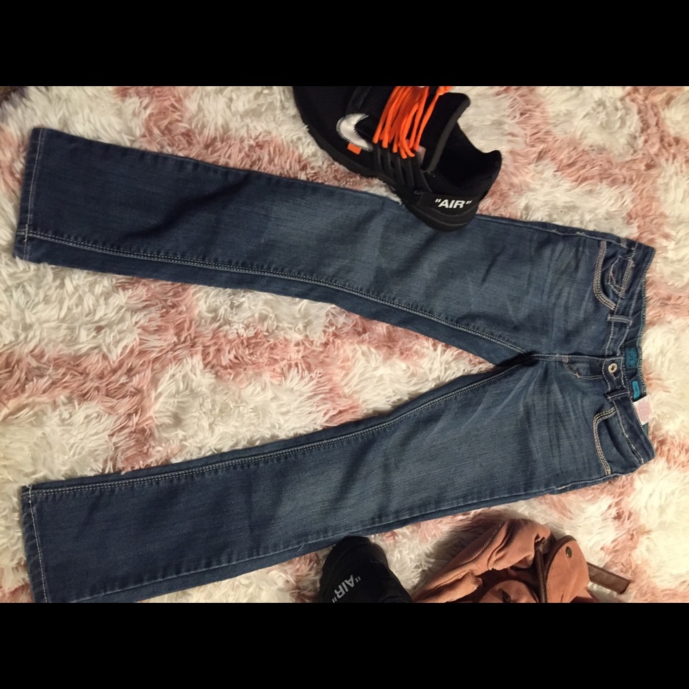 Levi signature girls jeans straight leg size 10